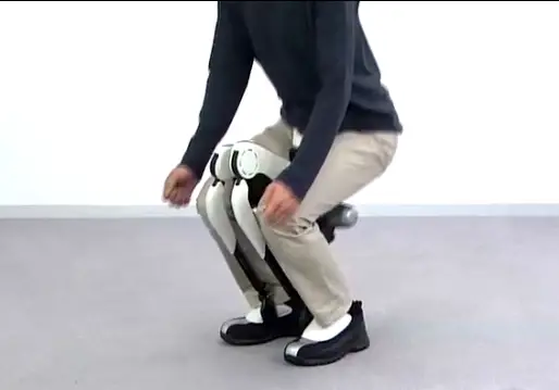 Honda unveils experimental walking assist device #2